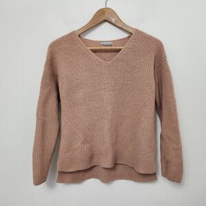 H&M Women's Beige V-Neck Long Sleeve Knit Sweater Size M